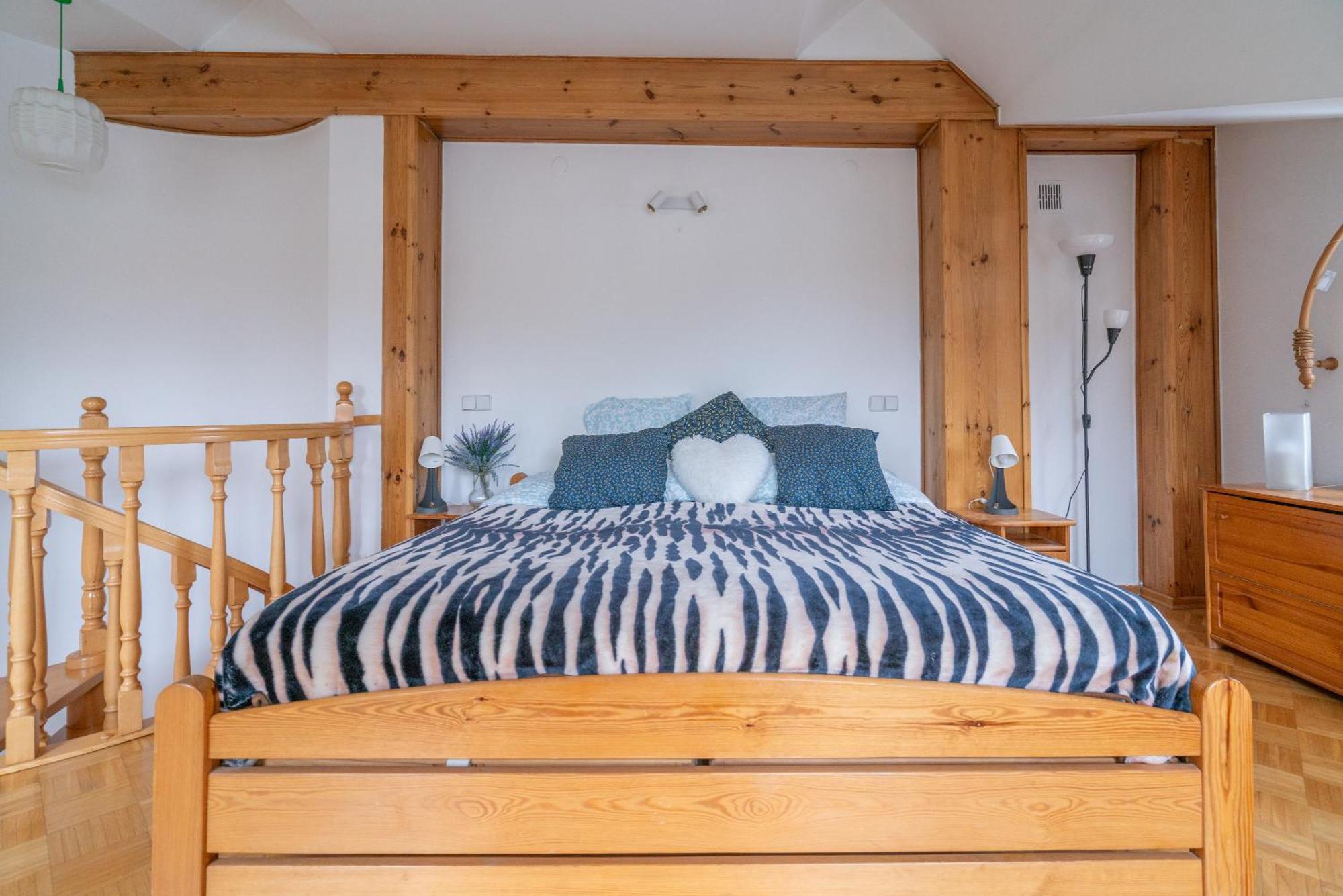 Dwupoziomowy Apartament Krakowskie Przedmiescie Apartment Warsaw